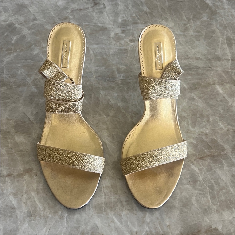 Report Signature Beautiful & Unique Gold Sparkly Ankle Strap Sandals Size 8.5